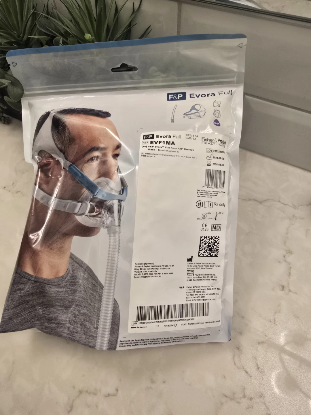 NEW/SEALED F&P Evora Full Face Mask S-M