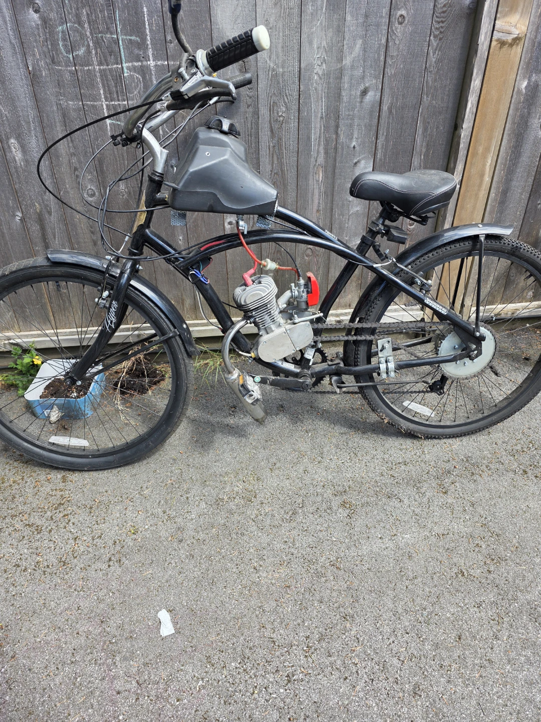 Beach cruiser with 100 cc engine