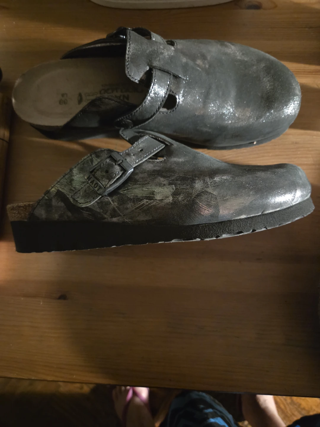 Naot women's flat shoes size 8