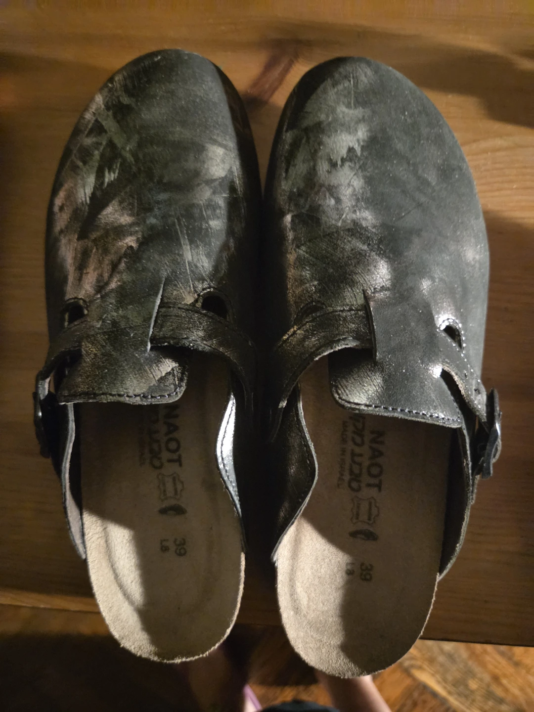 Naot women's flat shoes size 8 - photo 2