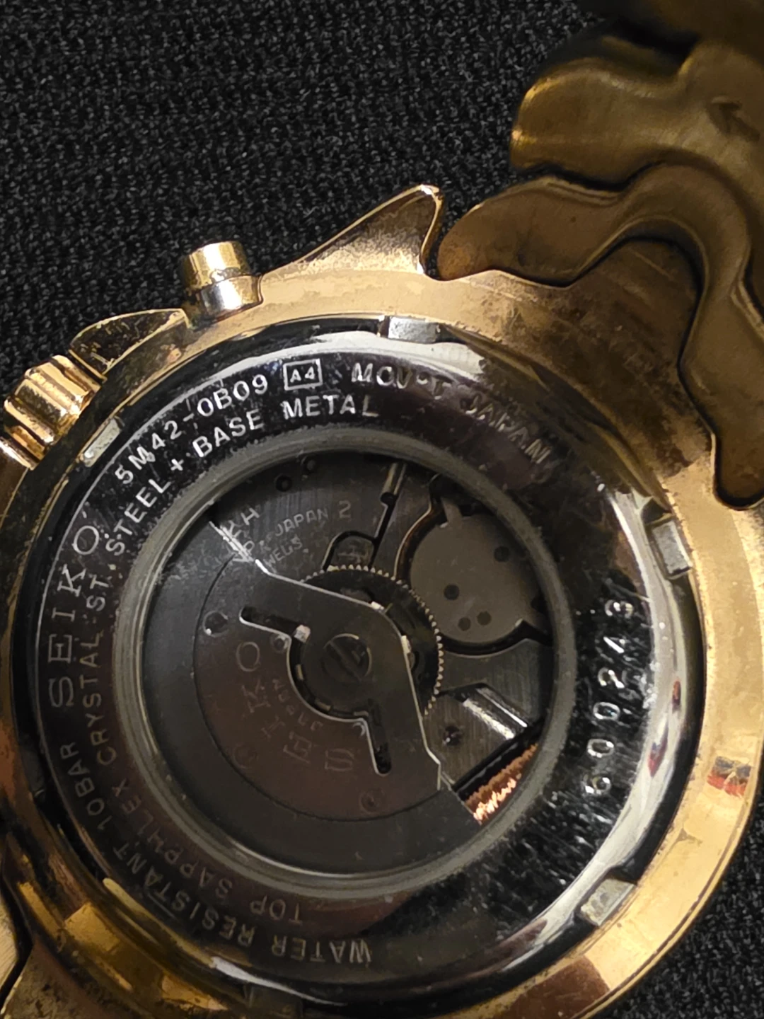 Seiko Kinetic Sports 100 Gold Tone Watch - photo 3