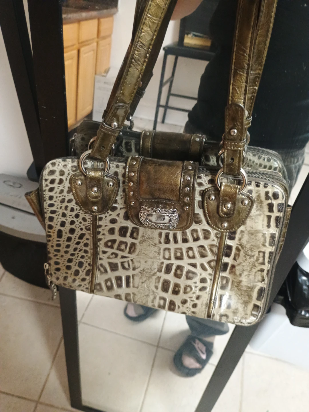 Women's Textured Shoulder Bag