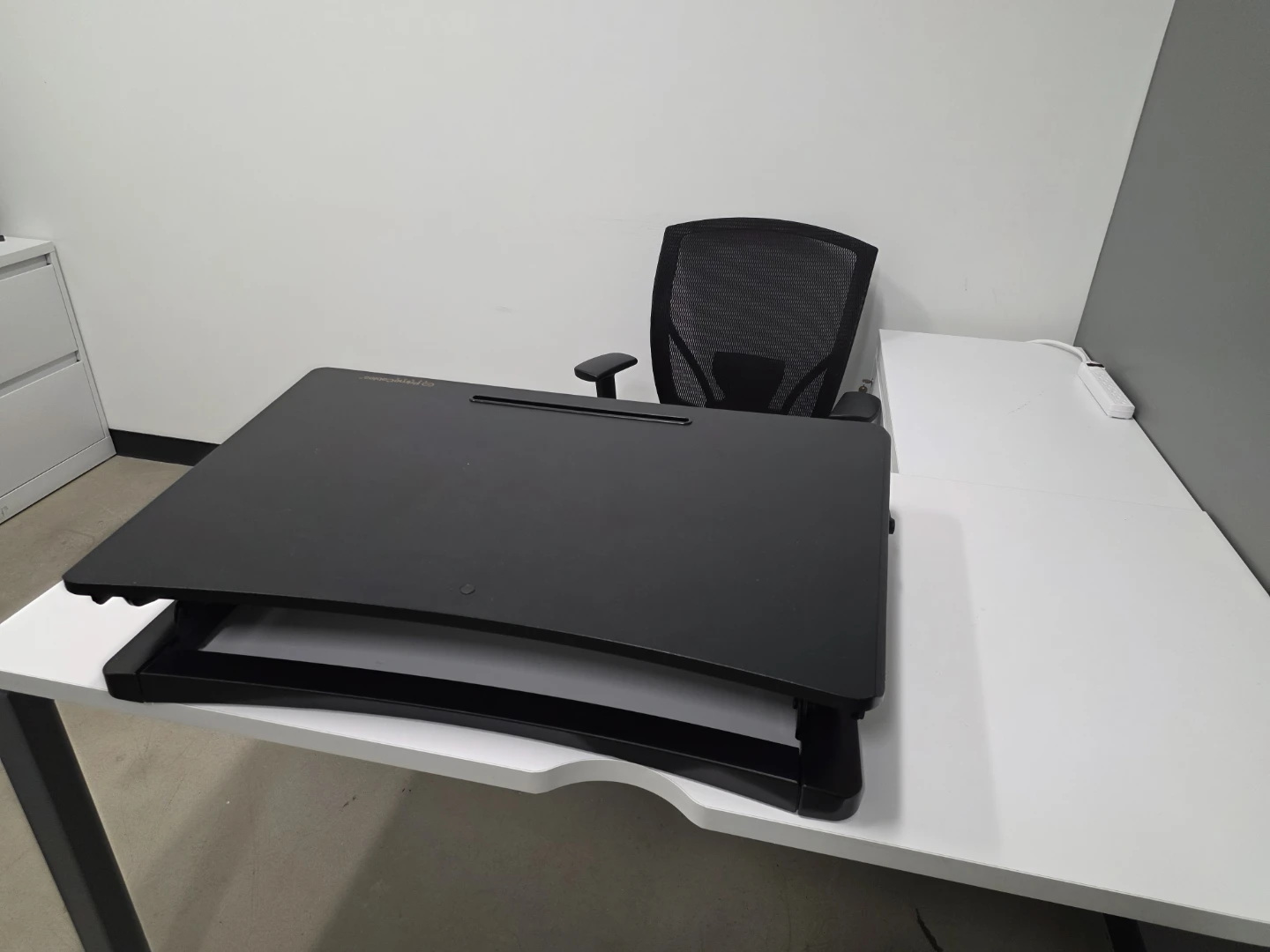 PrimeCables Sit-Stand Desk Riser - photo 3