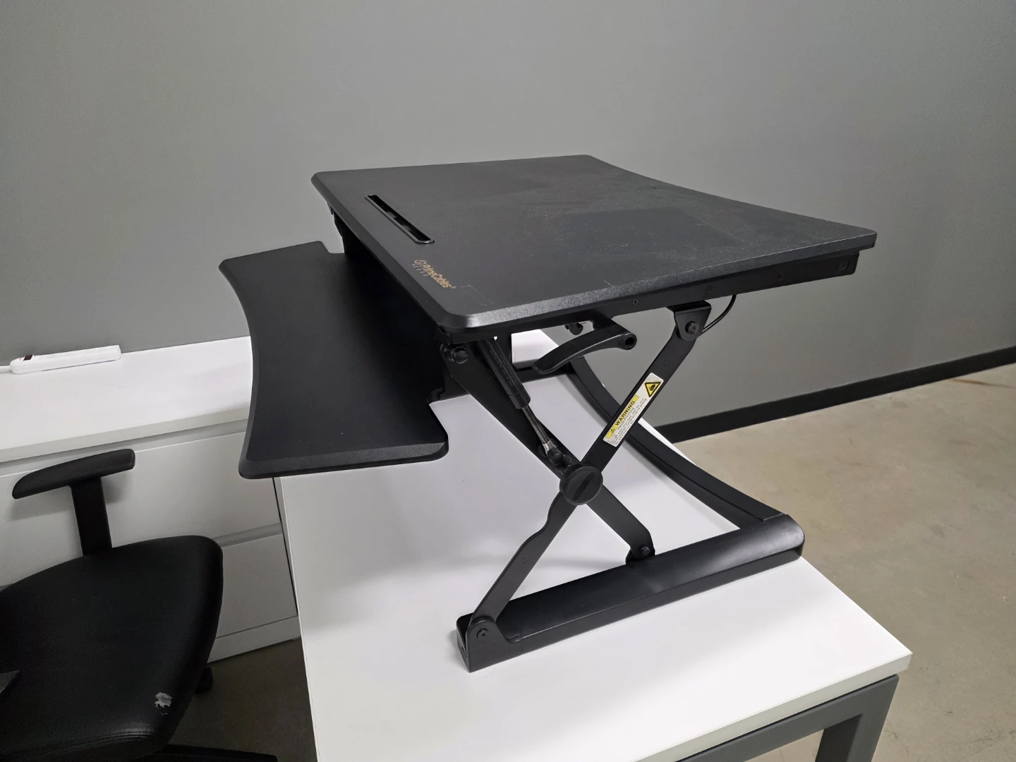 PrimeCables Sit-Stand Desk Riser - photo 5