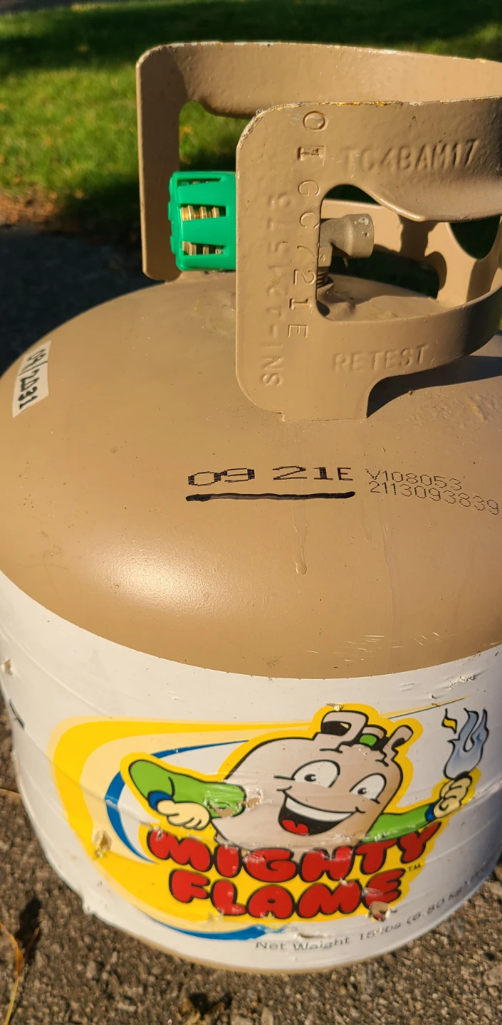 New Full Propane 20lb Tank - Good Until 09/2031 - photo 3
