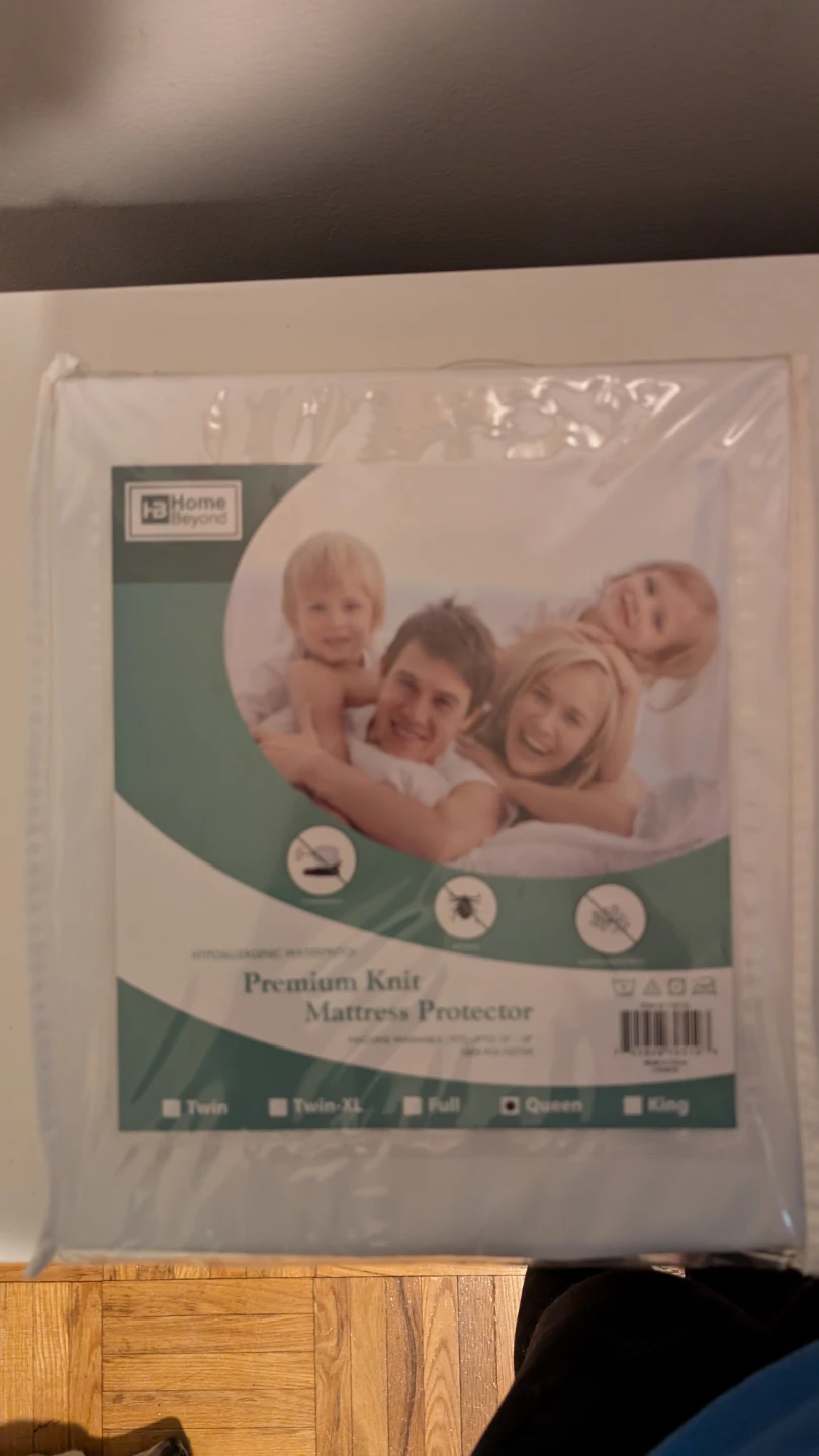 Home Beyond Premium Knit Mattress Protector - Queen