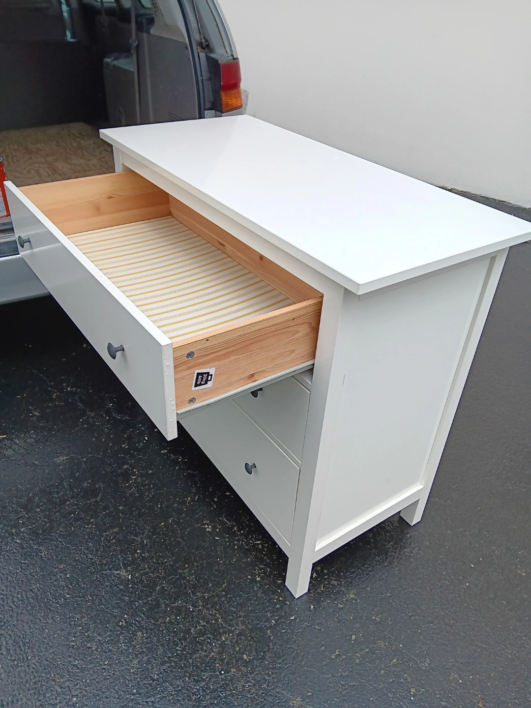 Hemnes Ikea H:37,W:42, delivery available - photo 2