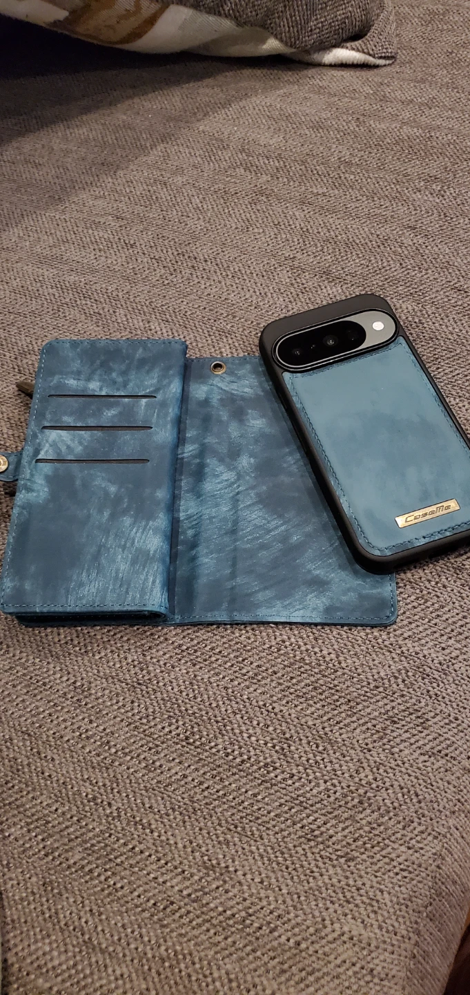 Pixel 10 128GB With Box, paperwork and cord - photo 5