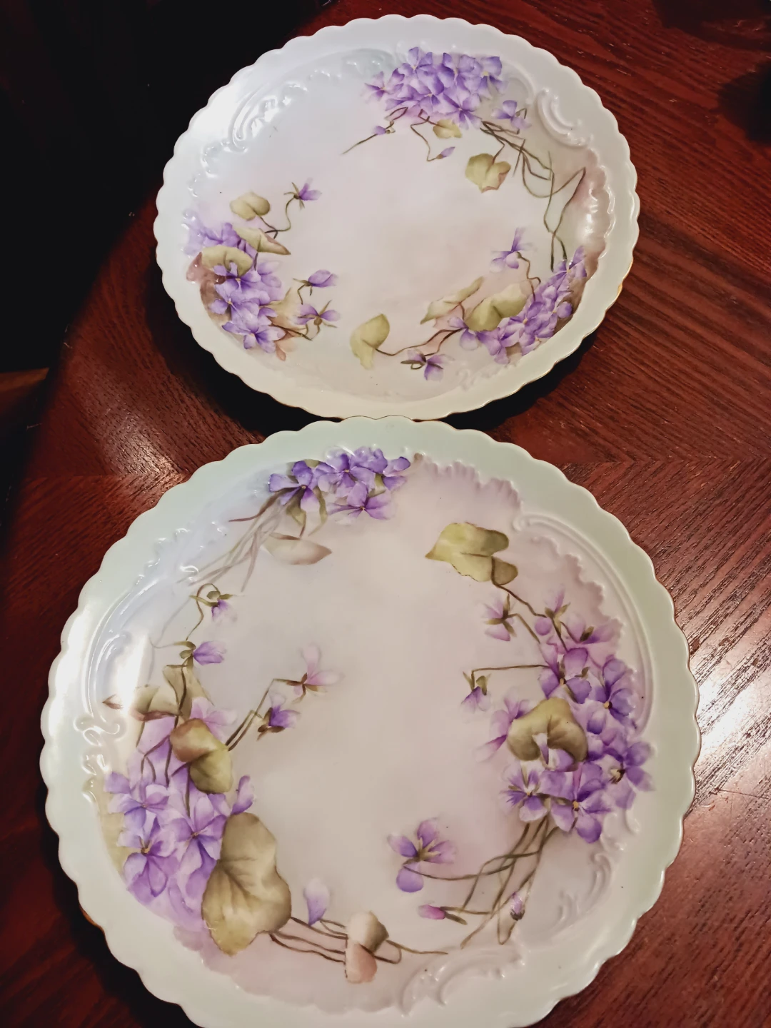 Hand-Painted Violets Decorative Plates (Set of 2) - photo 3