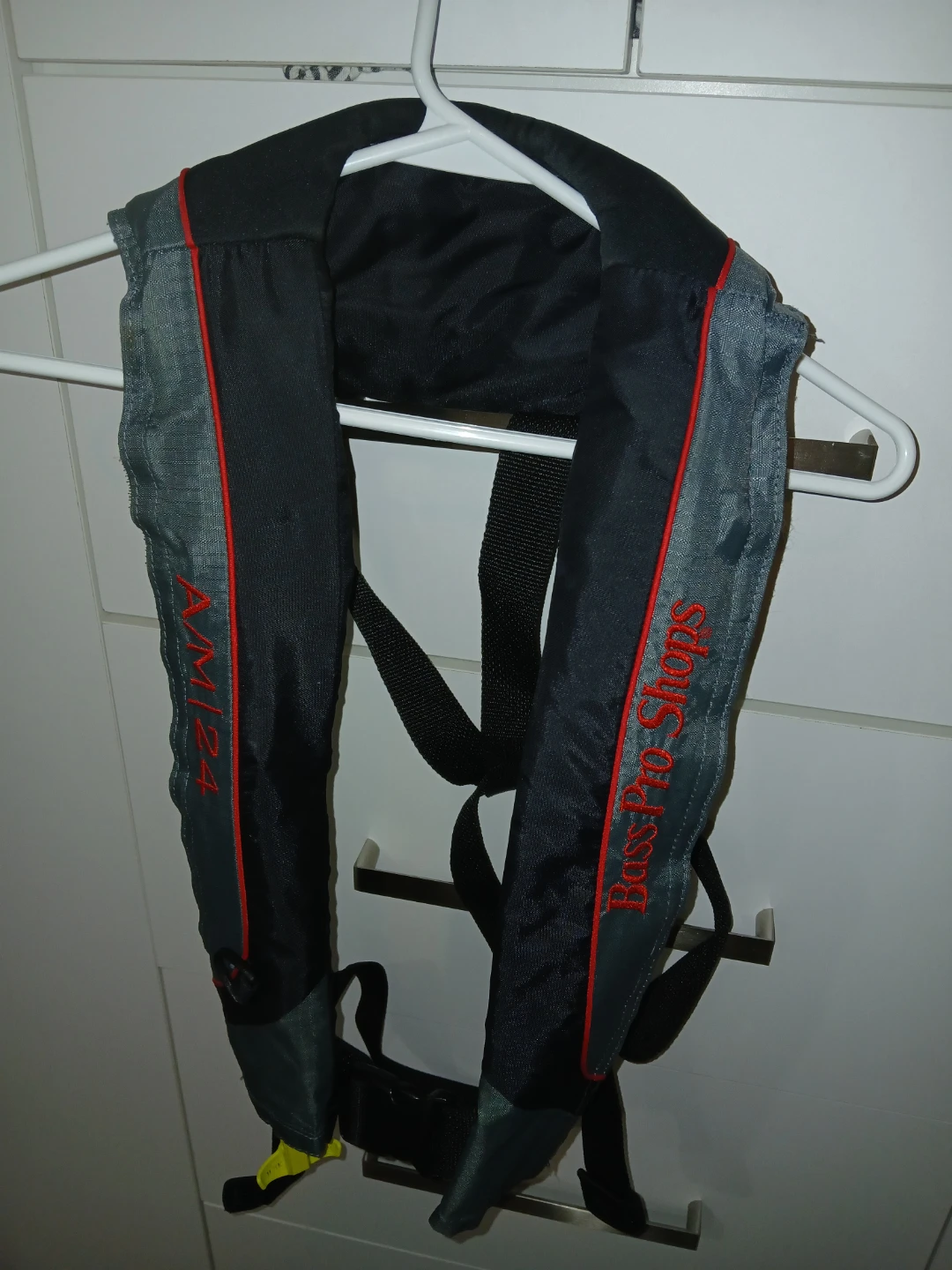Bass Pro Shops AM/24 Inflatable PFD