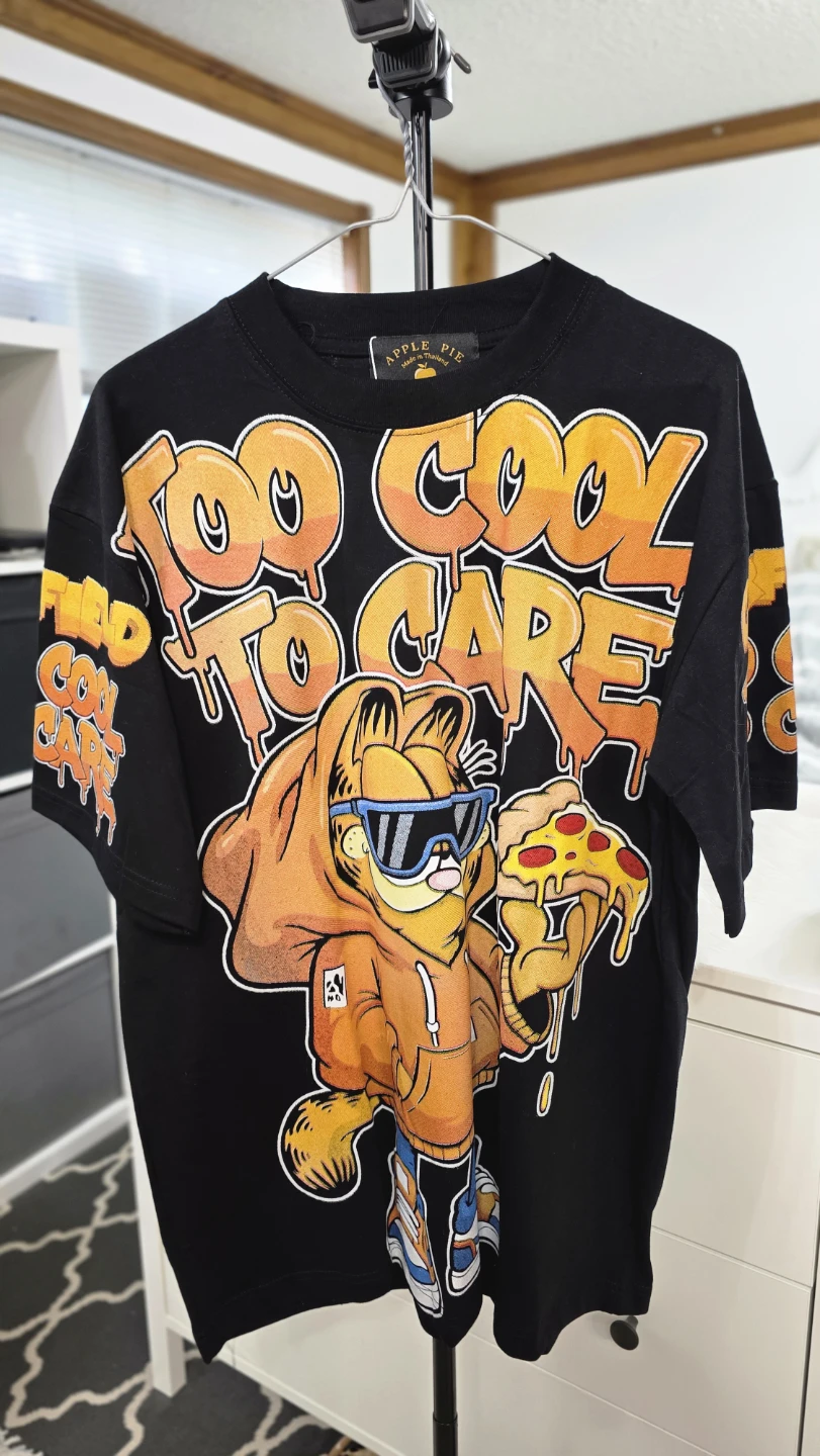 Apple Pie Black Garfield "Too Cool To Care" T-Shirt