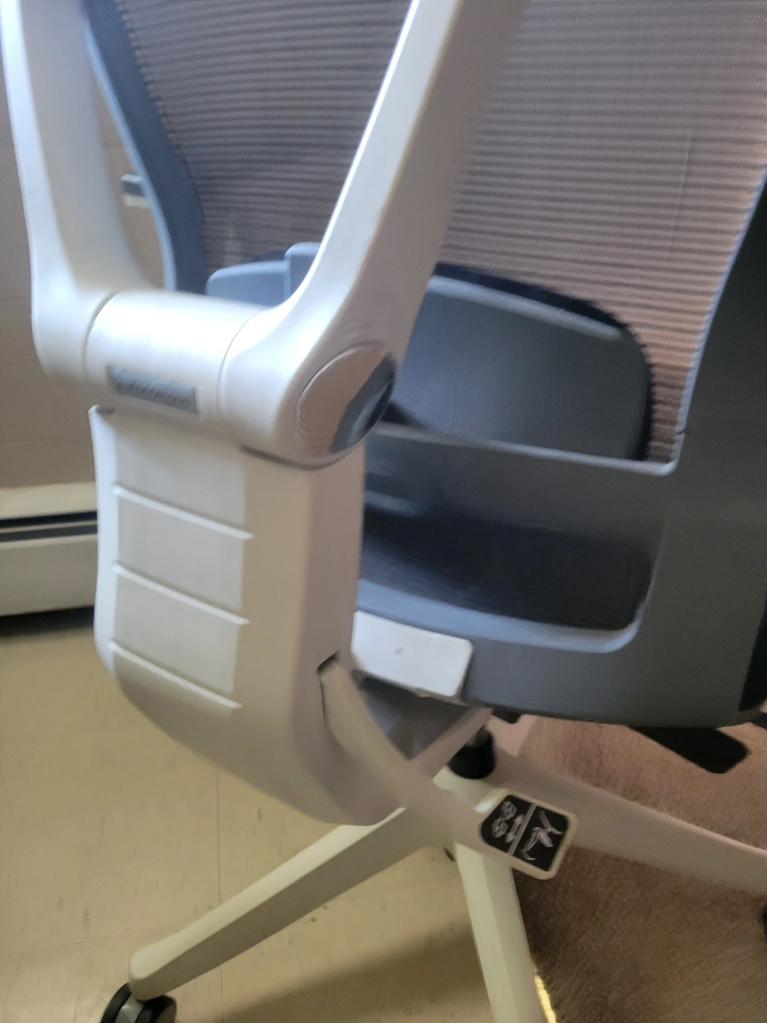 Autonomous ErgoChair Pro in White and Black - photo 3