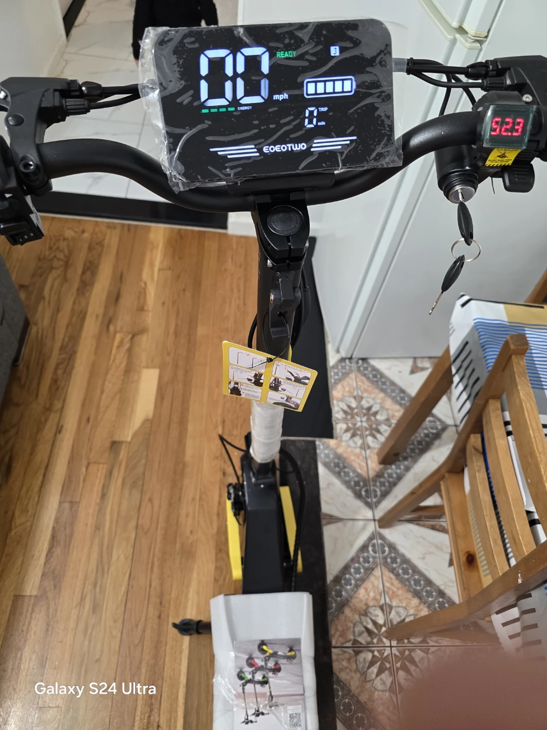 EOEOOTWO Electric Scooter - photo 3
