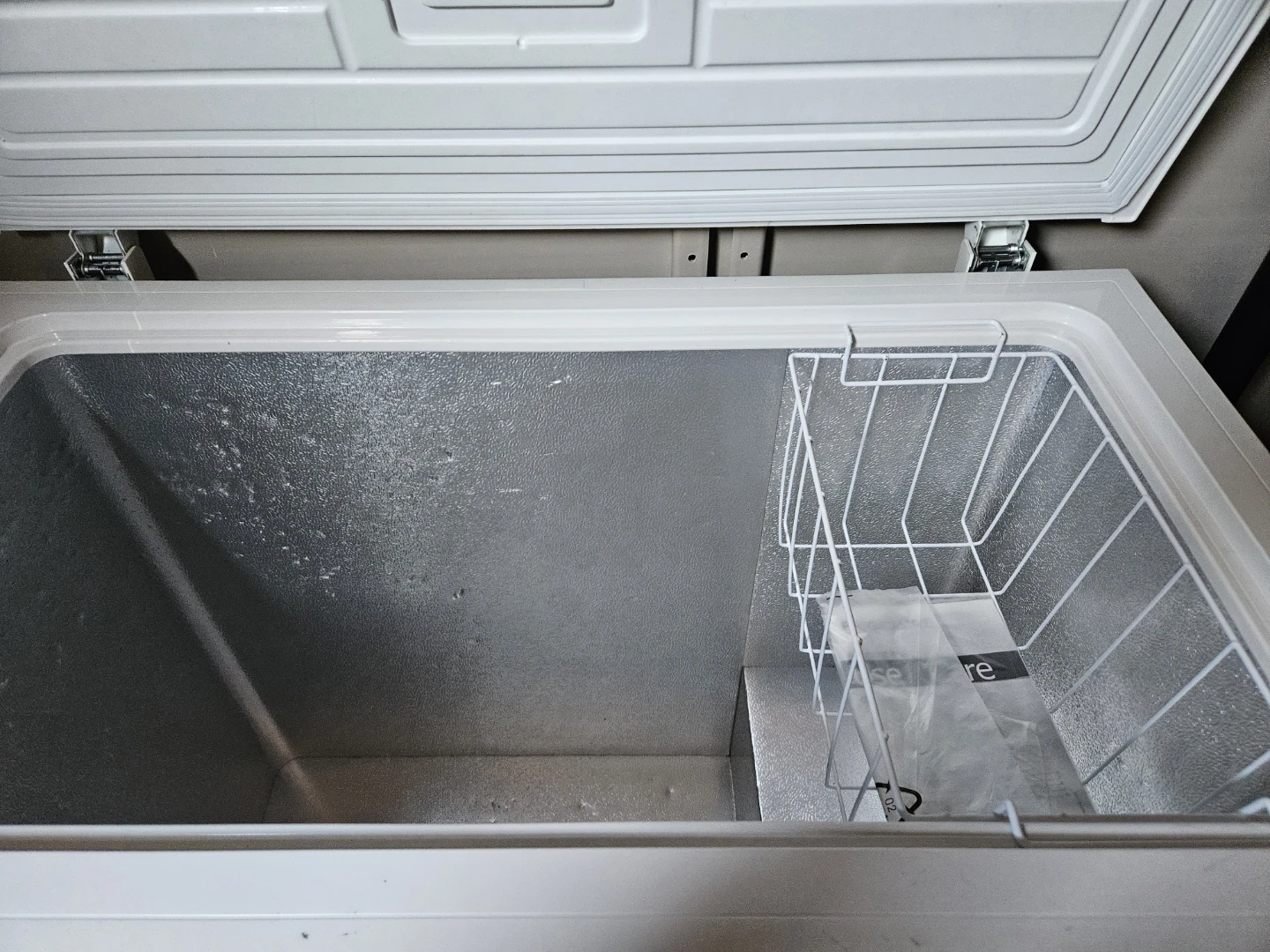 Frigidaire Chest Freezer - photo 4