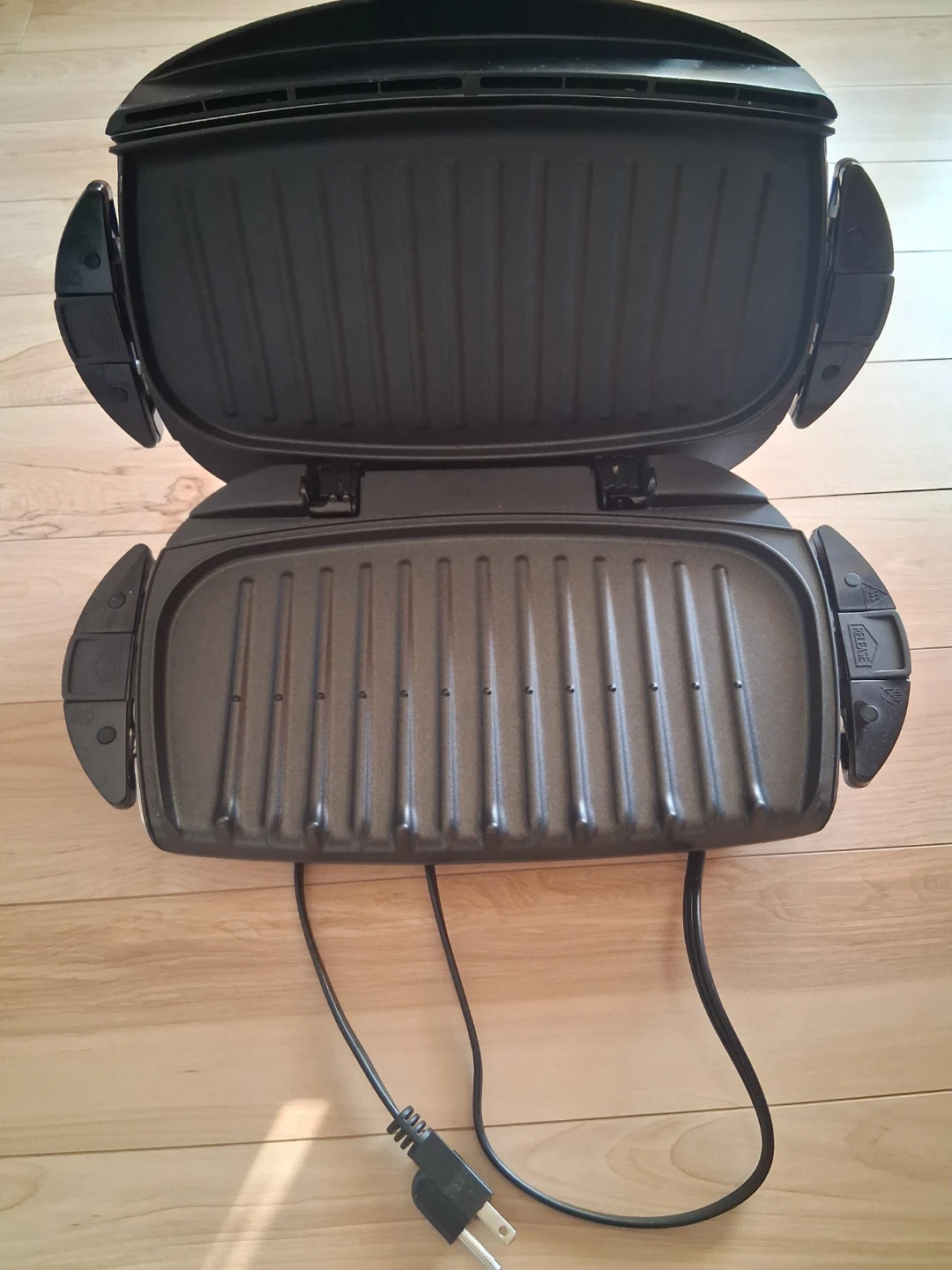 George Foreman Lean Mean Fat Reducing Grilling Machine - photo 3