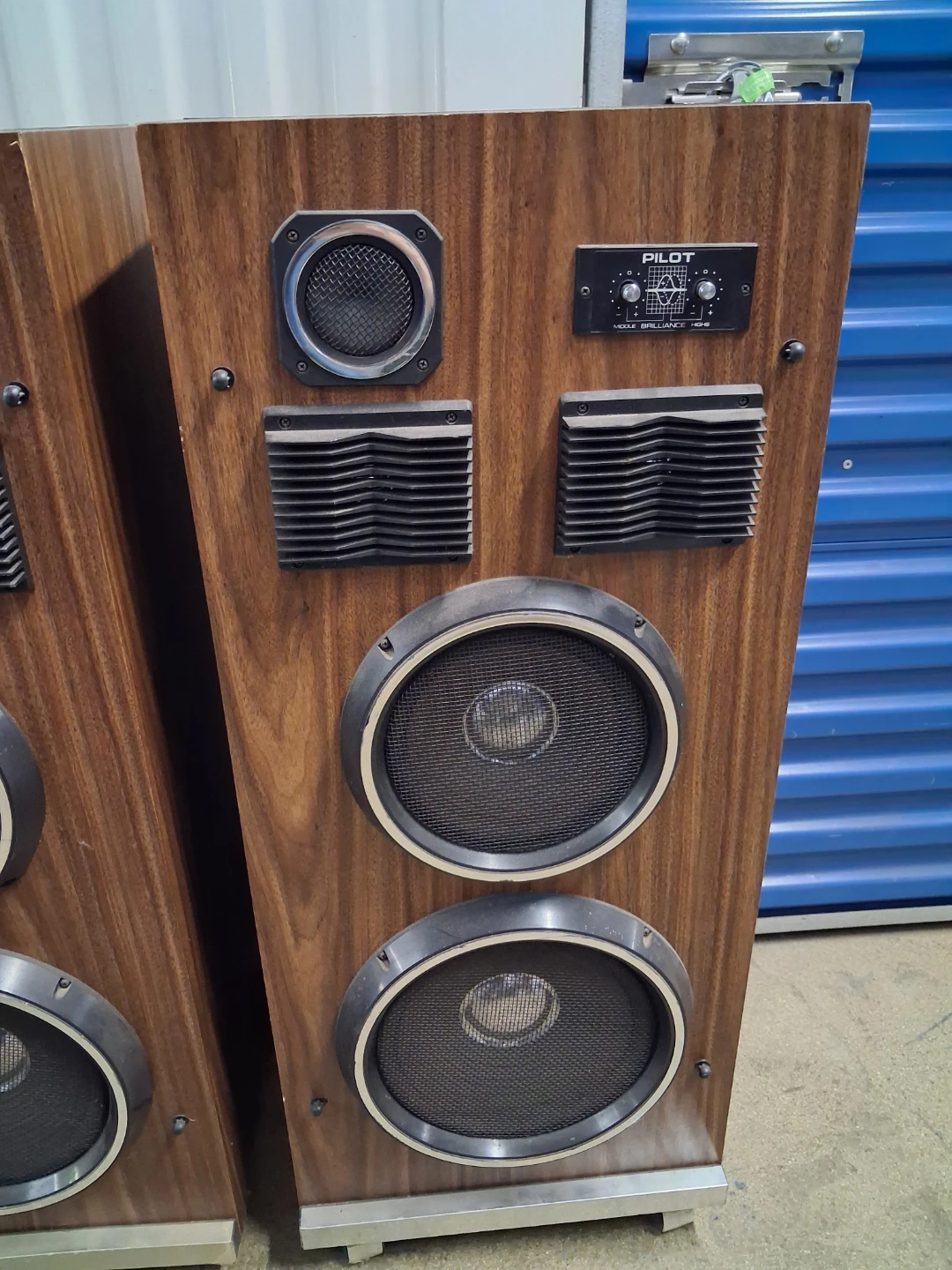 Pair of Vintage PILOT floor speakers - photo 3