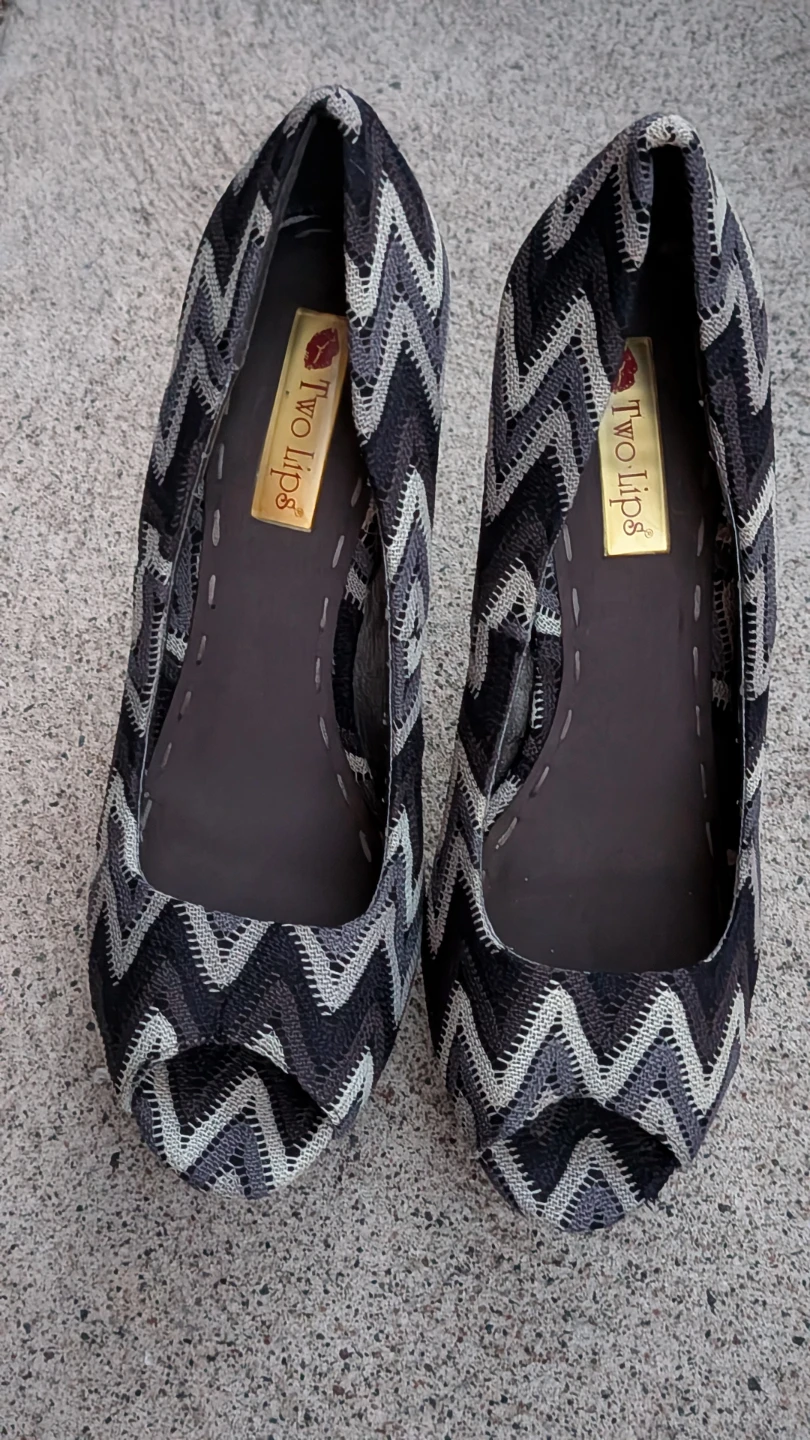 Two Lips Black & Grey Chevron Pattern Heels