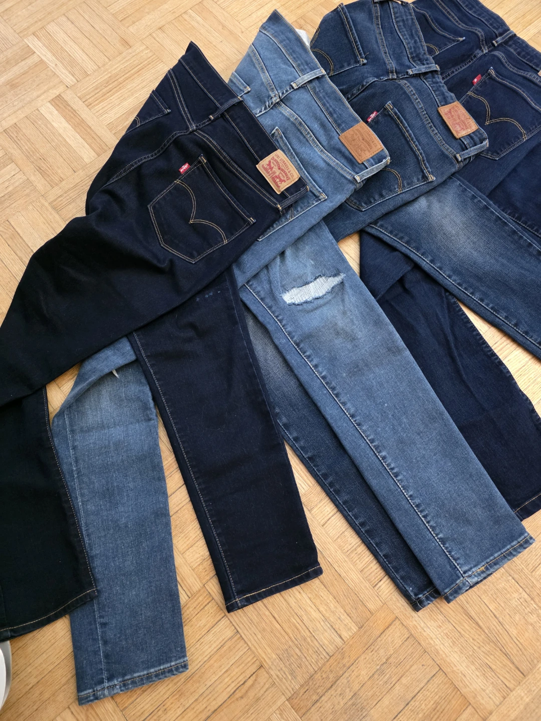 Womens Levi Jeans Size 29 - photo 4