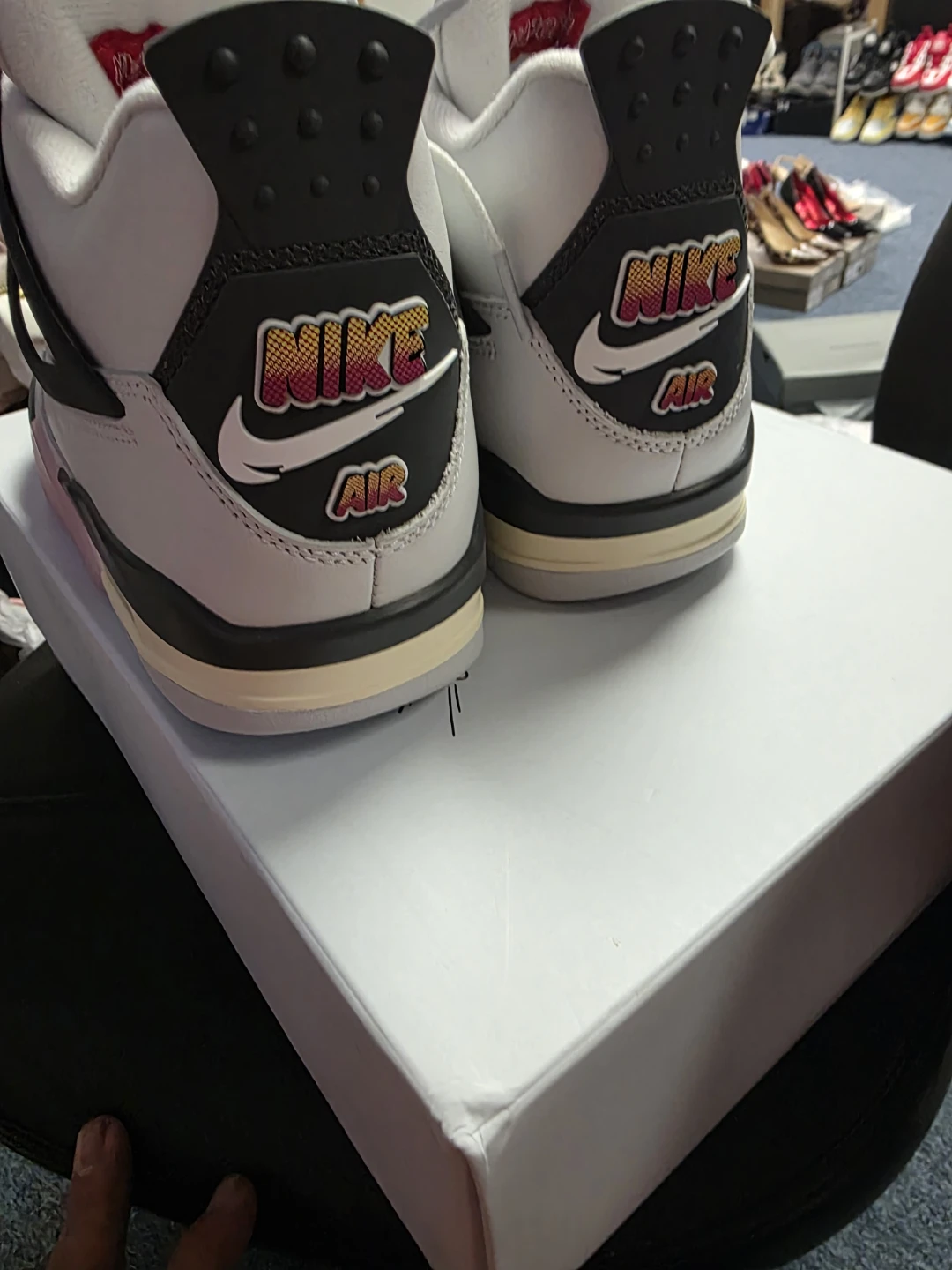 Nike Air Jordan 4 Retro SE "Vivid Sulfur" - Women's Size 8.5 - photo 3