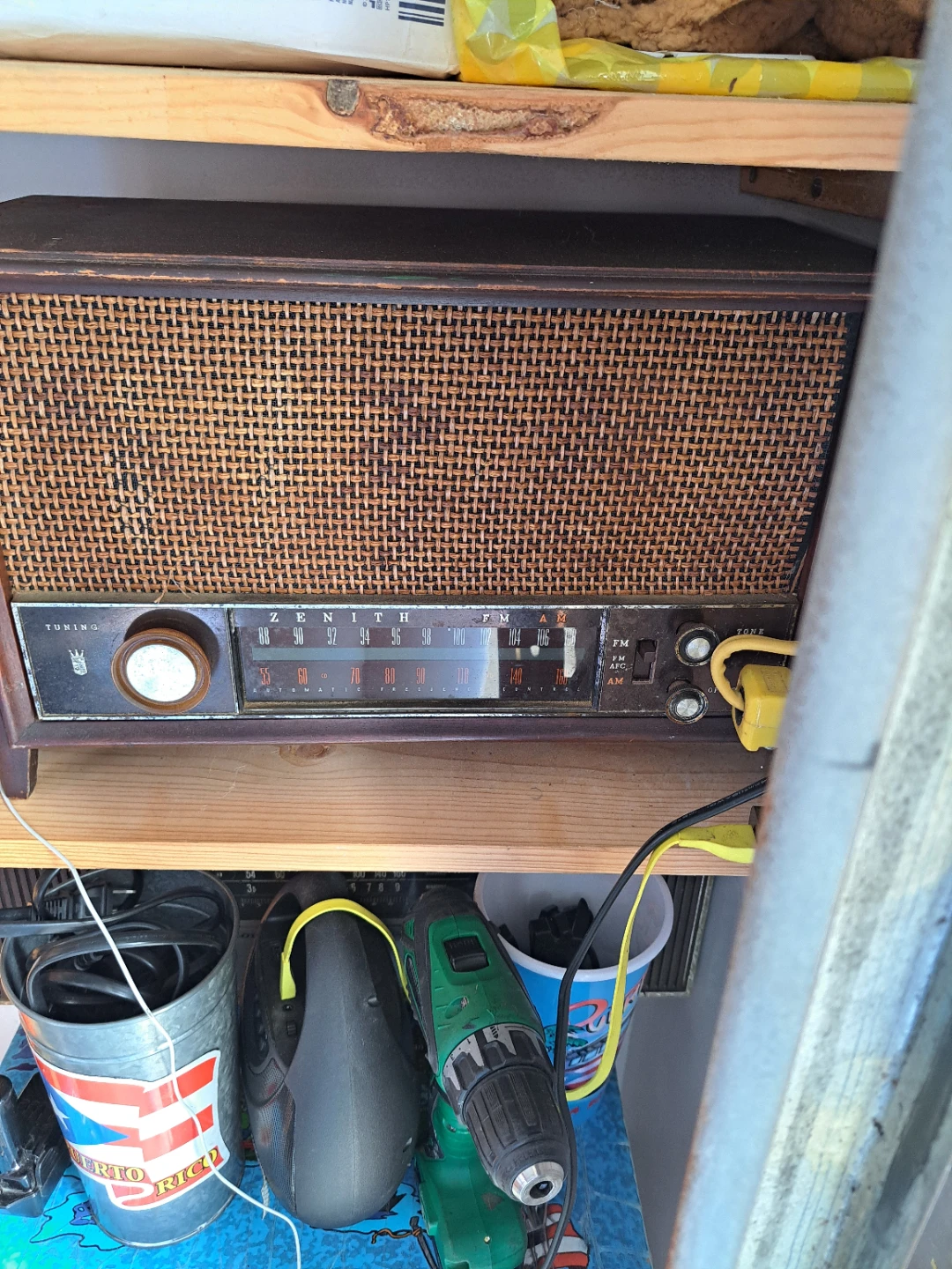 Zenith AM/FM Tabletop Radio