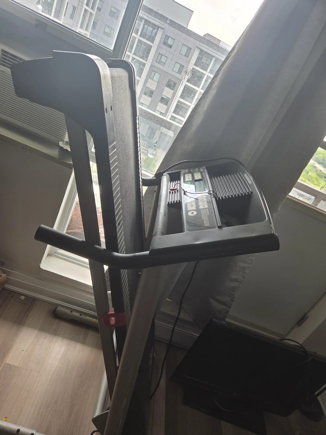 HEALTHRDER H110i Treadmill - photo 3