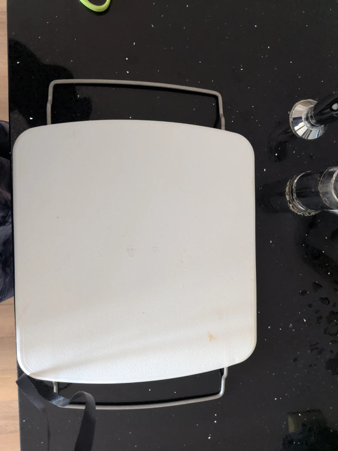 White Plastic Cutting Board with adjustable Metal Handles - photo 3