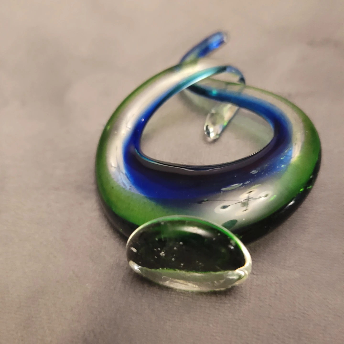 Beautifil Glass Sculpture love knot  Swirl Blue Green - photo 4