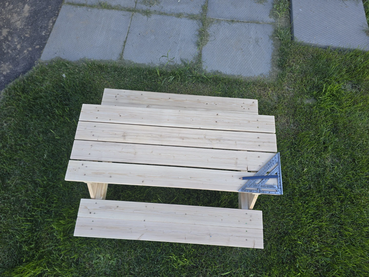 Small/med Kids picnic tables - photo 2