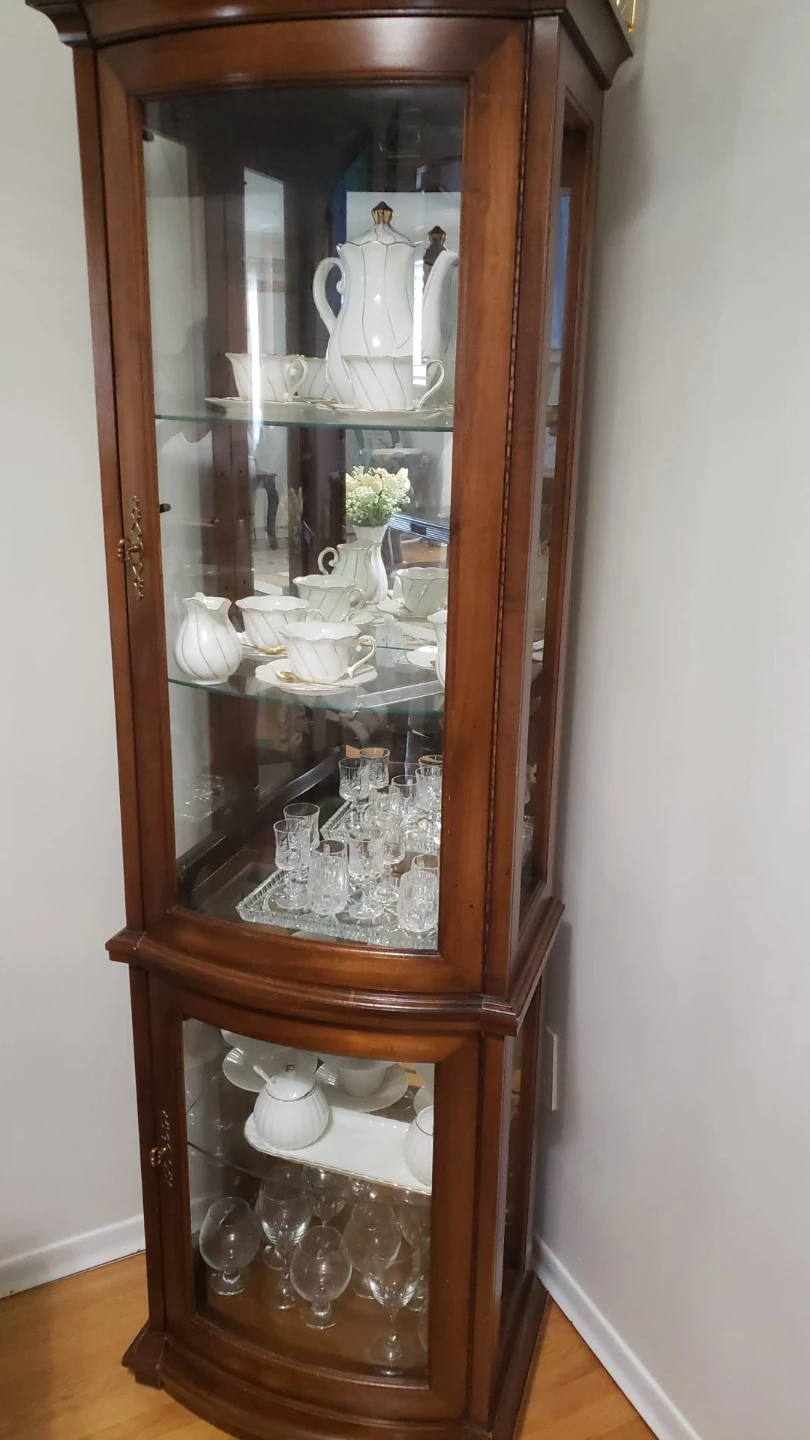 Corner Curio Display Cabianet with dining table - photo 2