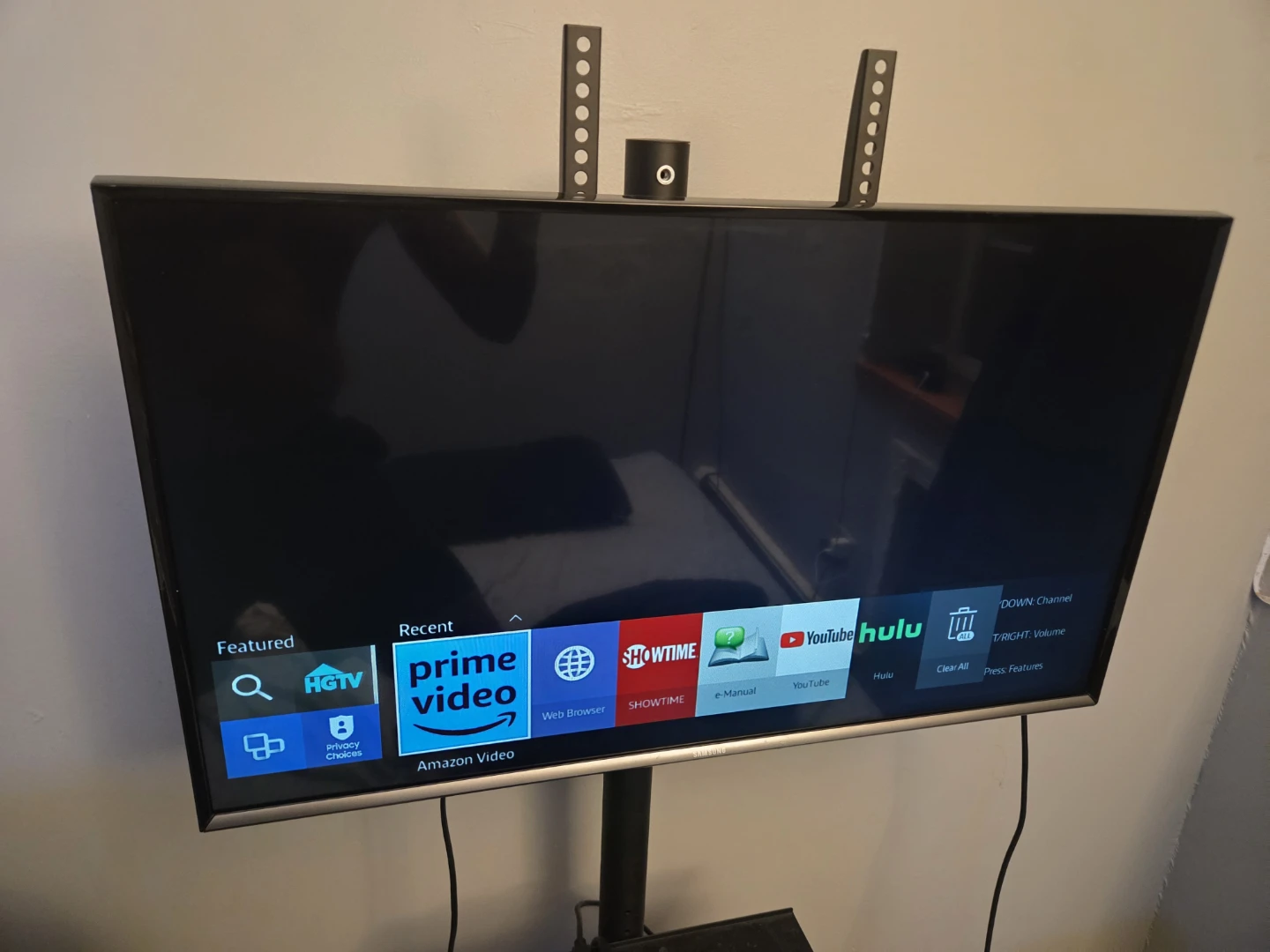 Samsung Smart TV UN32J5500AF with rolling tv mount - photo 5