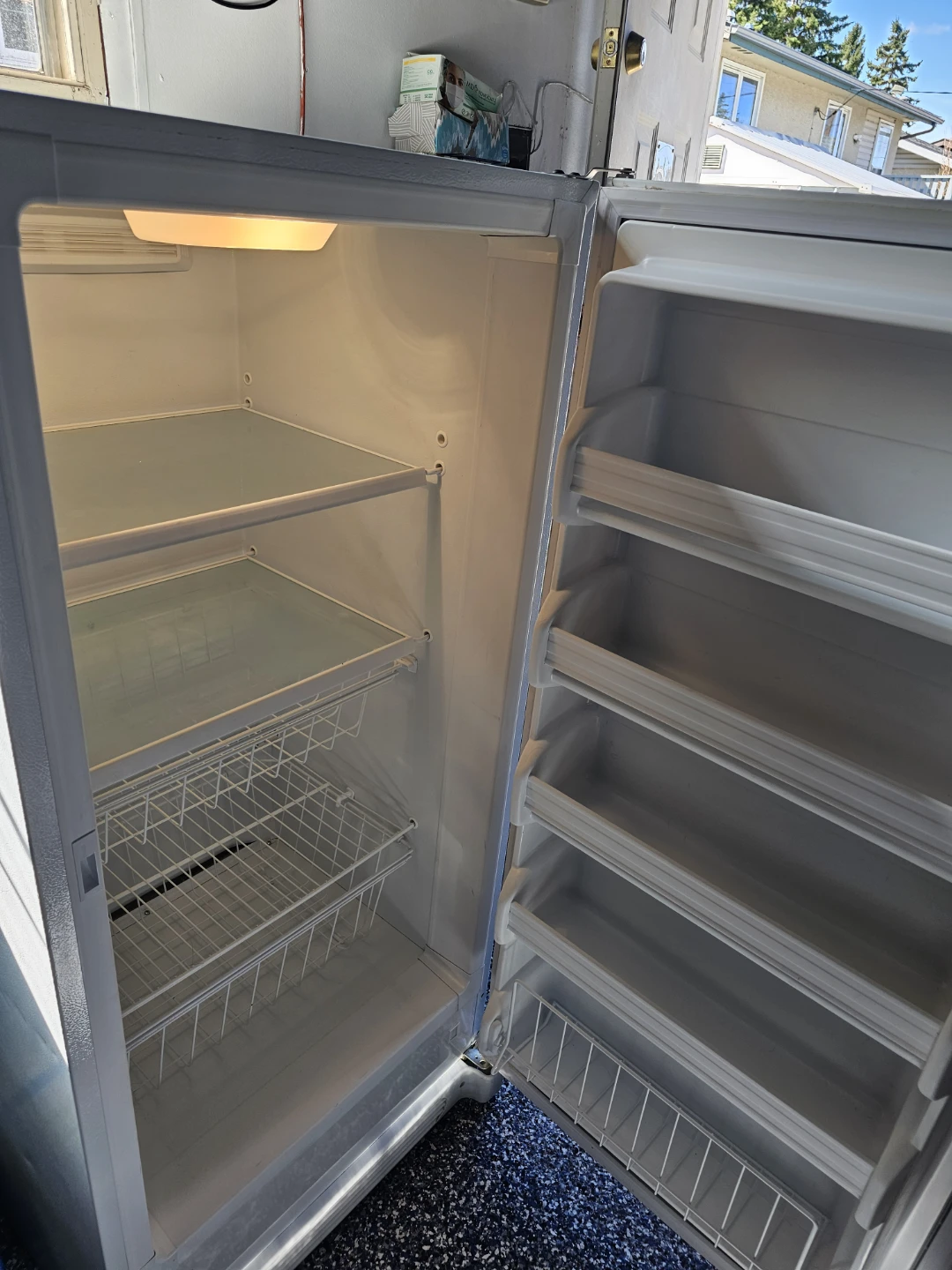 White KENMORE FROST FREE Freezer like new - photo 3