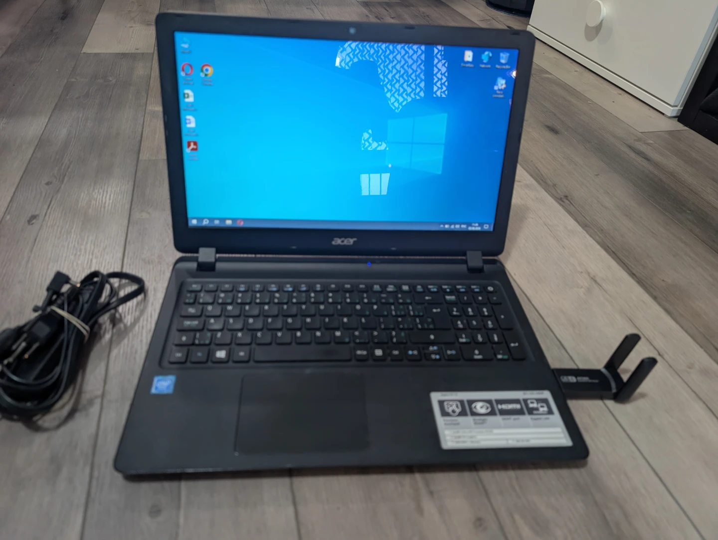 Acer Aspire ES 15 Laptop with Wifi 6 Adapter