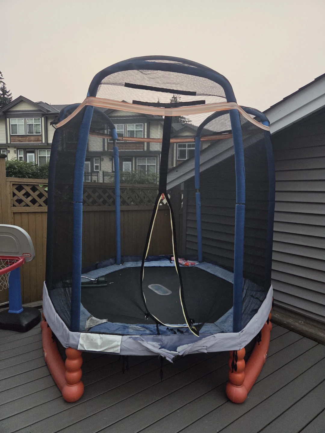 Trampoline with Safety Net Enclosure