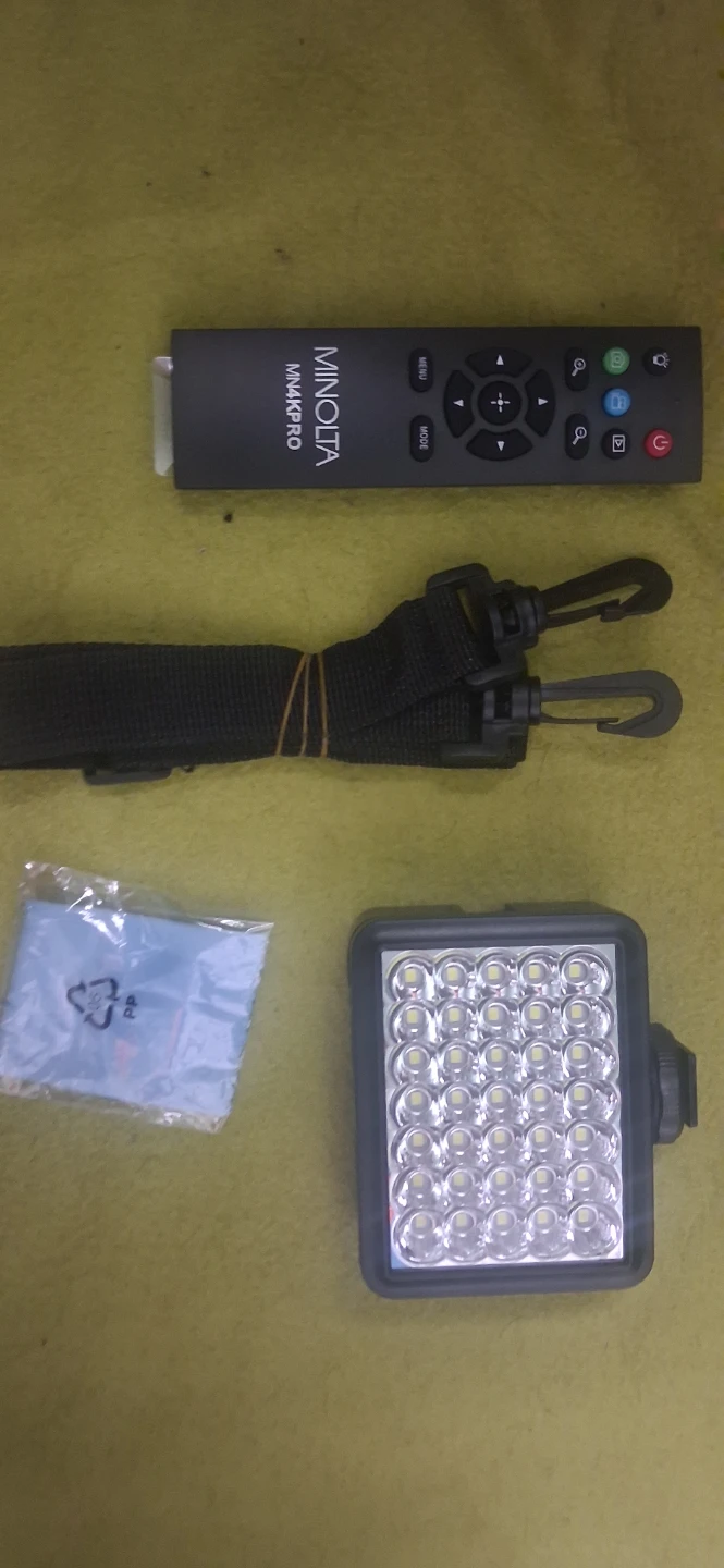 Minolta MN4KPRO Camcorder with Accessories - photo 4