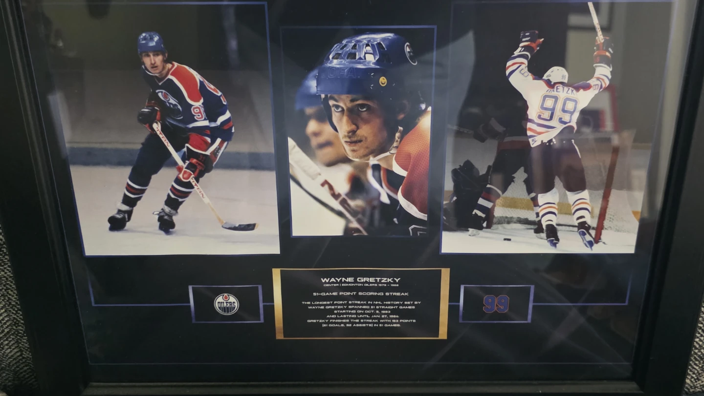 Wayne Gretzky 51-Game Point Scoring Streak Memorabilia