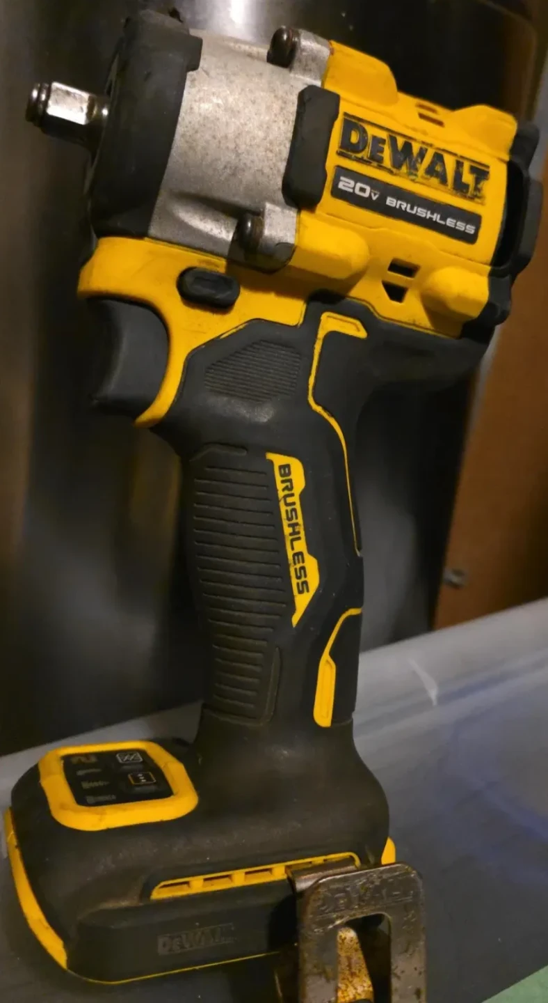 DEWALT 20V Brushless Impact Wrench