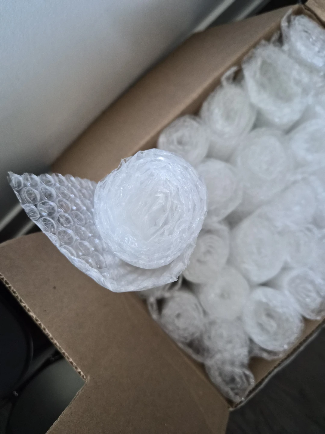 Box of bubble wrap - photo 2