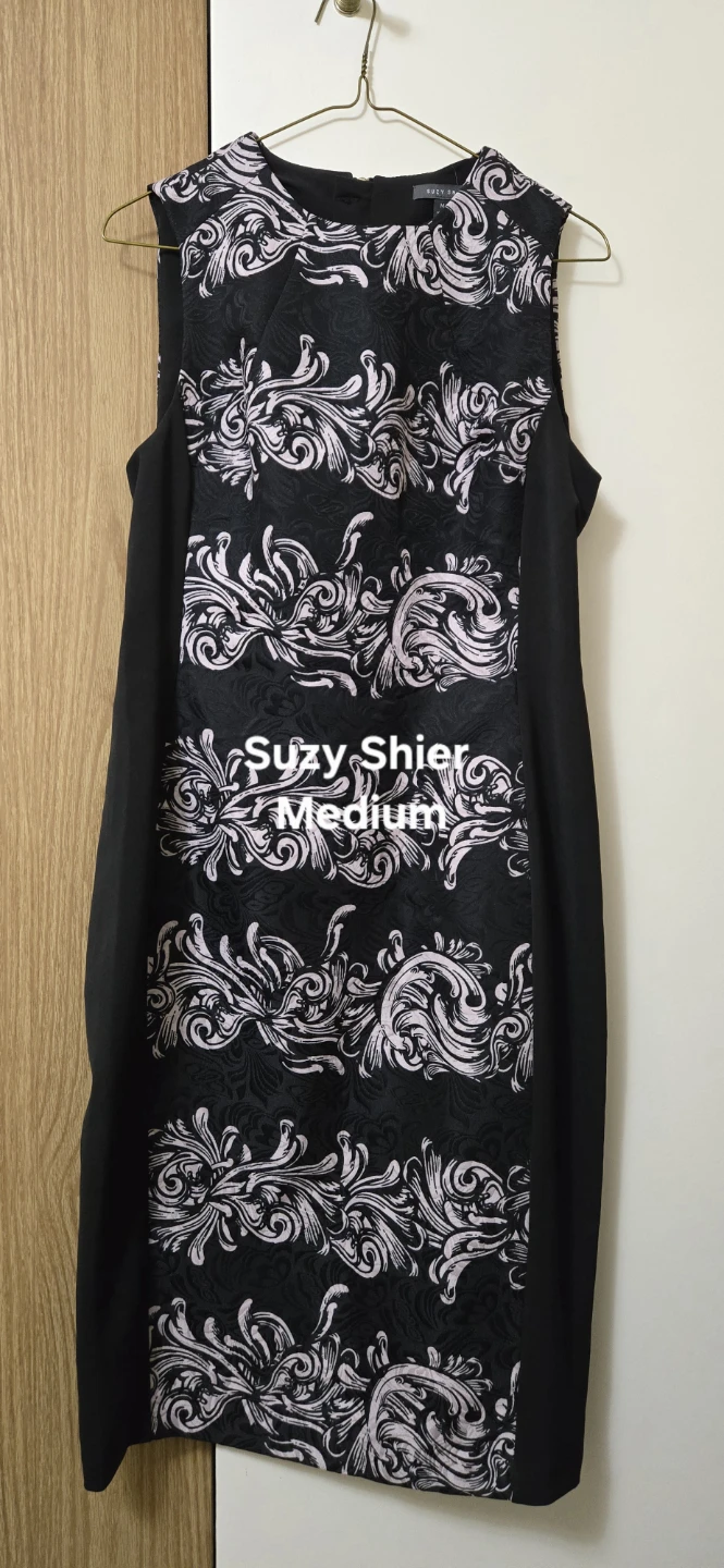 Suzy Shier Black Floral Dress - Medium