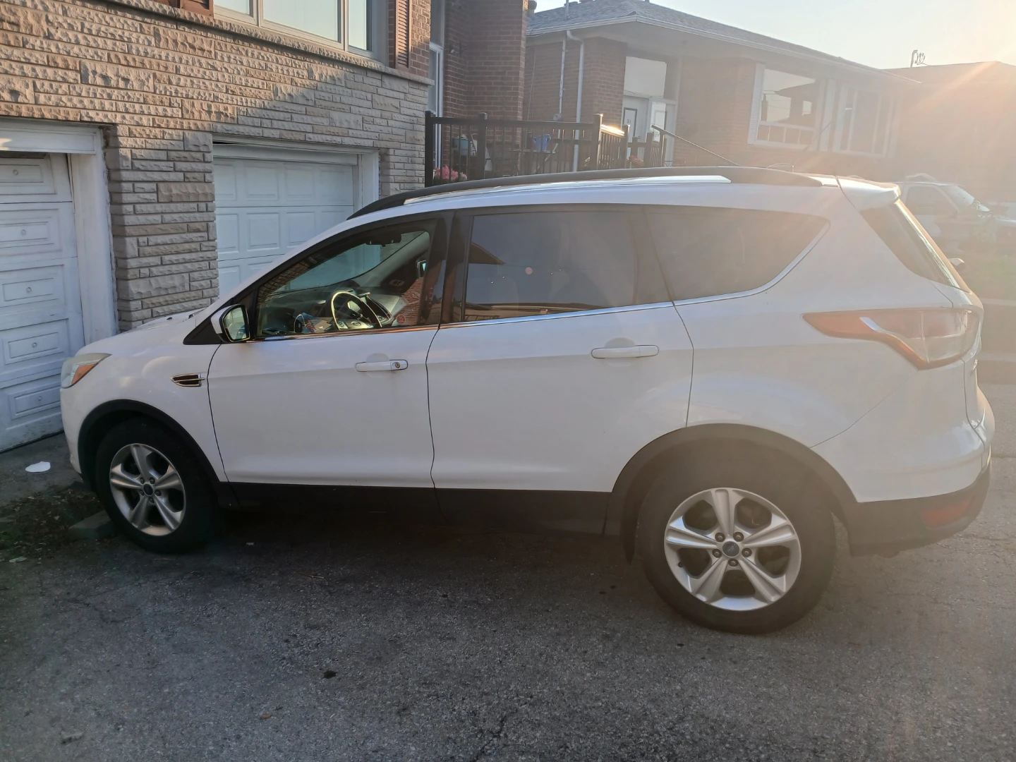 White Ford Escape 2014 Eco boost.  SE AWD. - photo 2