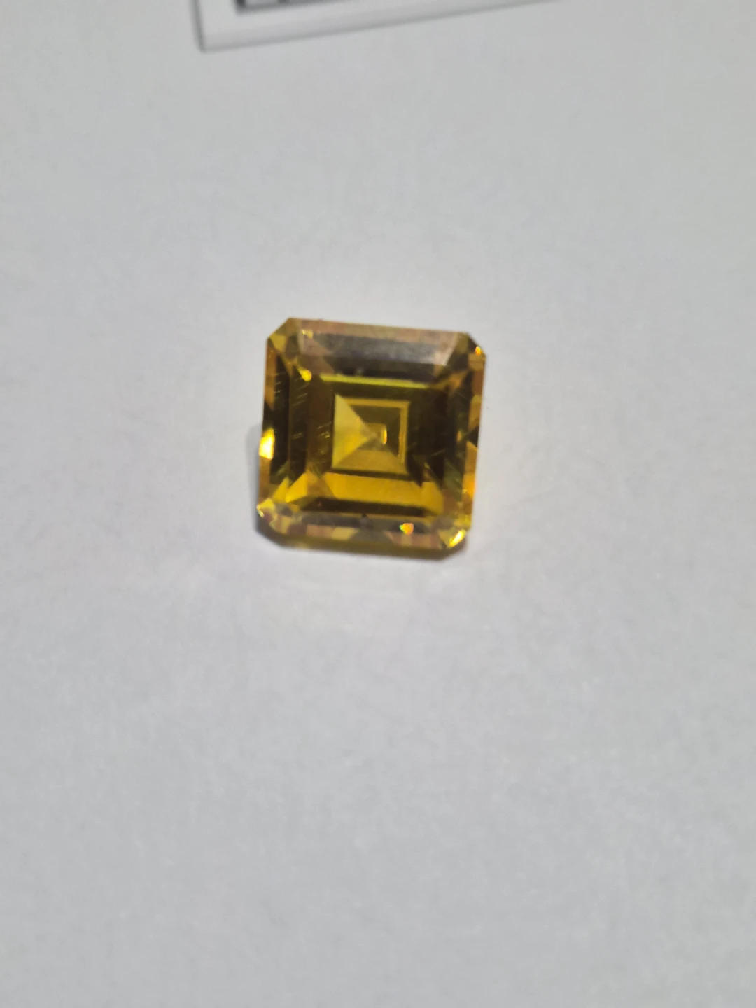 9.8 carat yellow Sapphire - photo 3