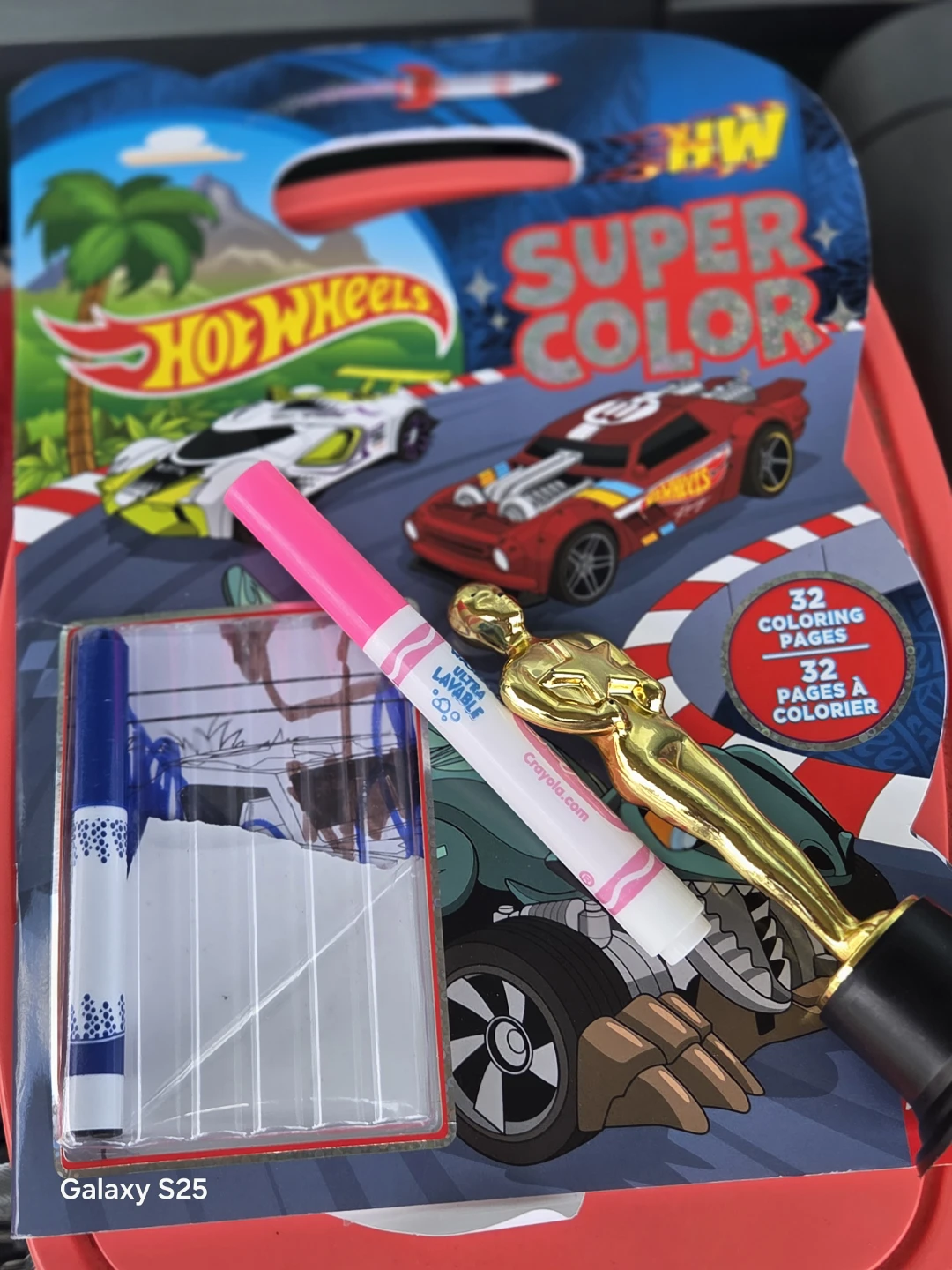 Hot Wheels Super Color Coloring Book and Trophy Set - photo 4