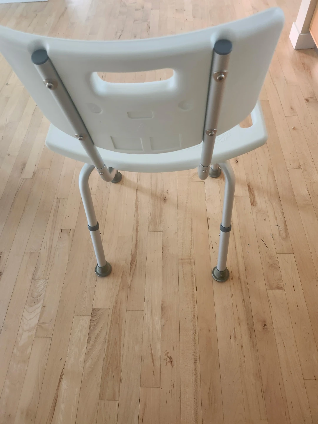 Adjustable height shower chair - photo 3