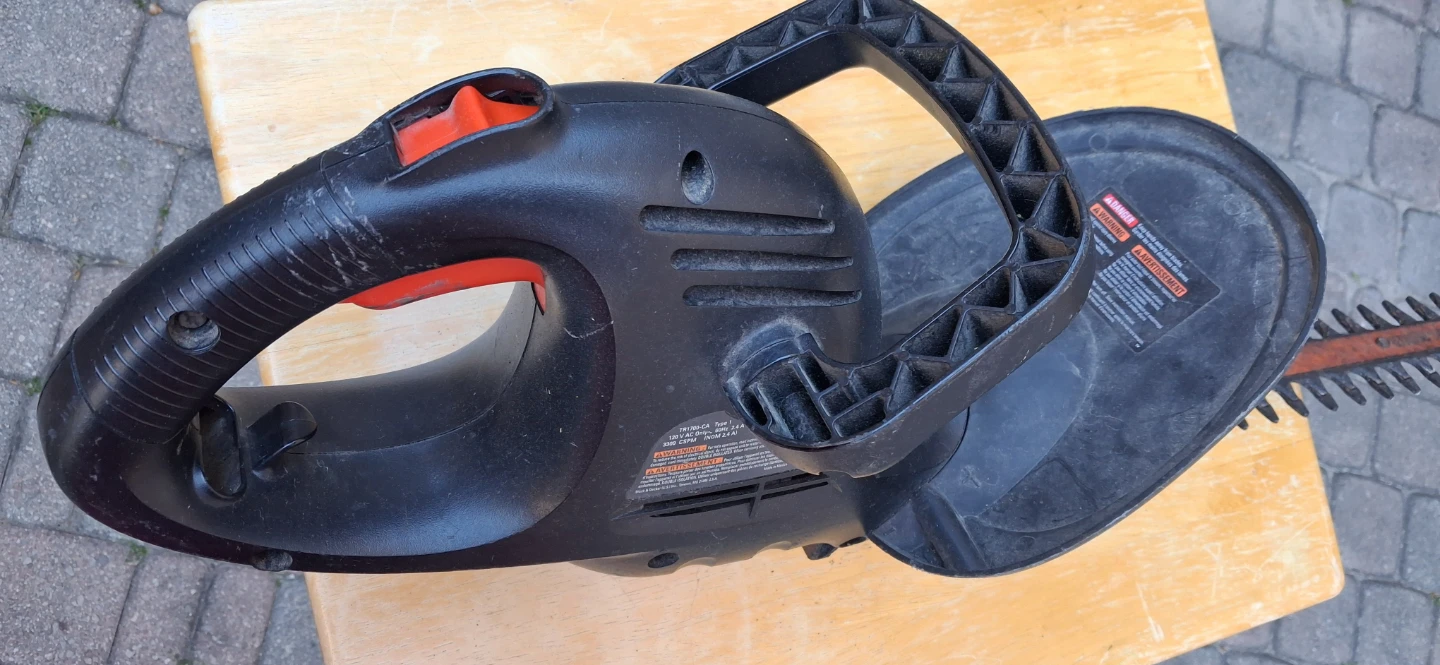 Black & Decker Hedge Trimmer