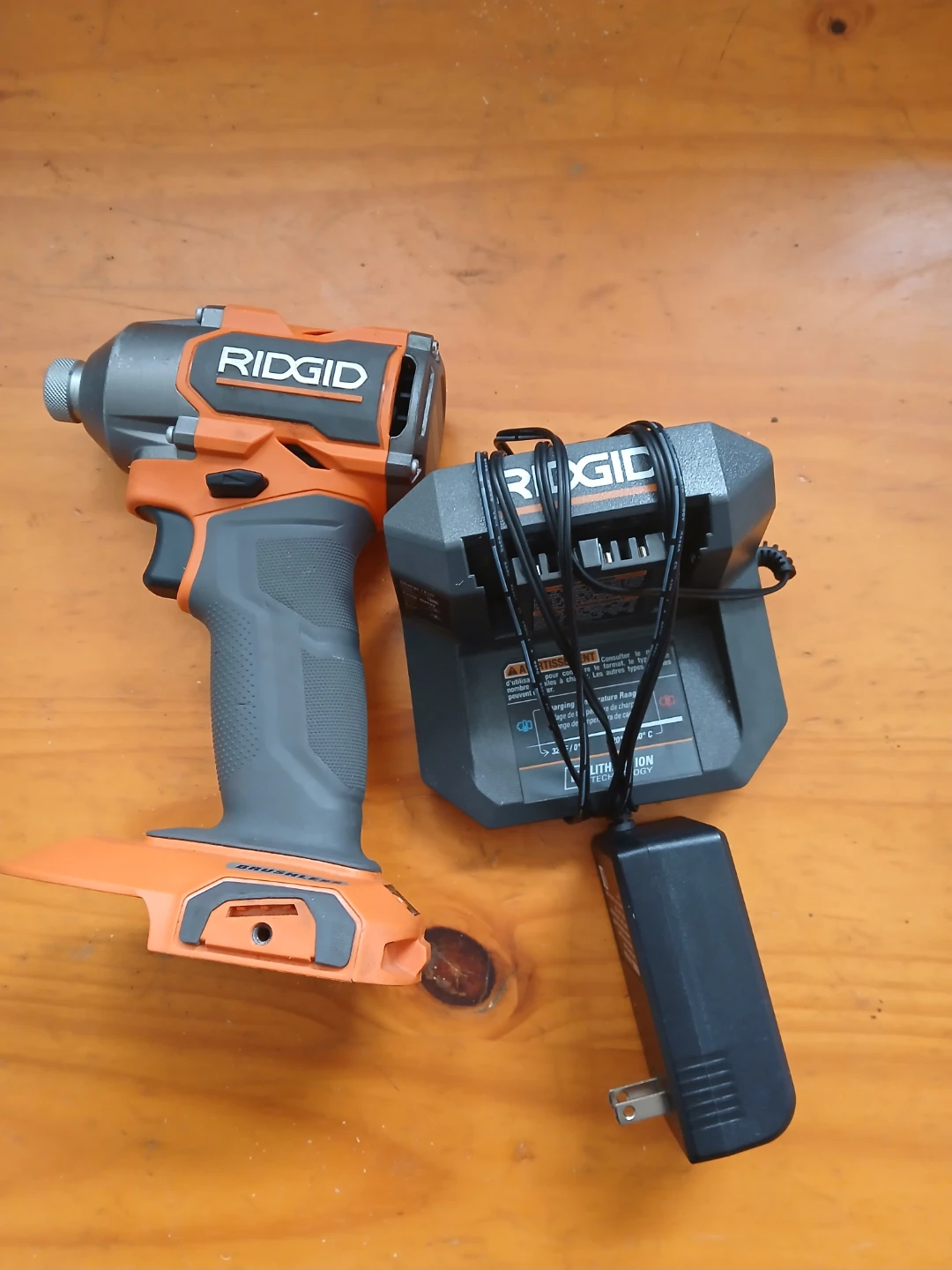 Ridge drill new and charger no batery