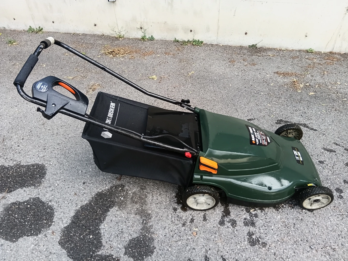 Black & Decker Premium 18" Electric Lawnmower