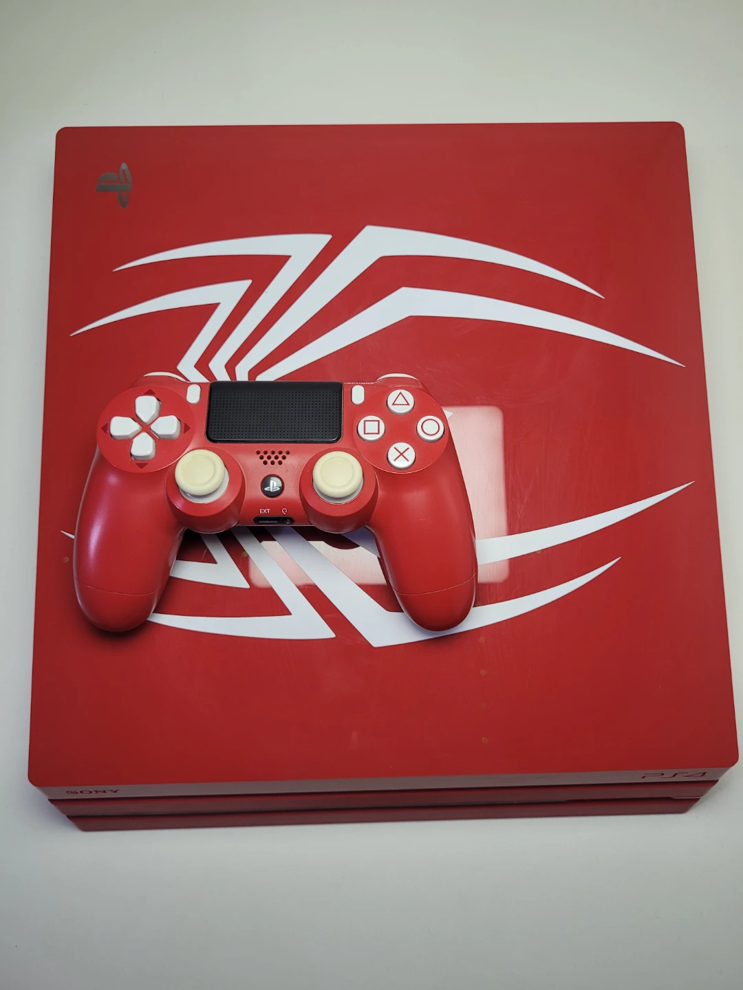 Sony PlayStation 4 Pro Limited Edition Spider-Man Bundle - photo 5