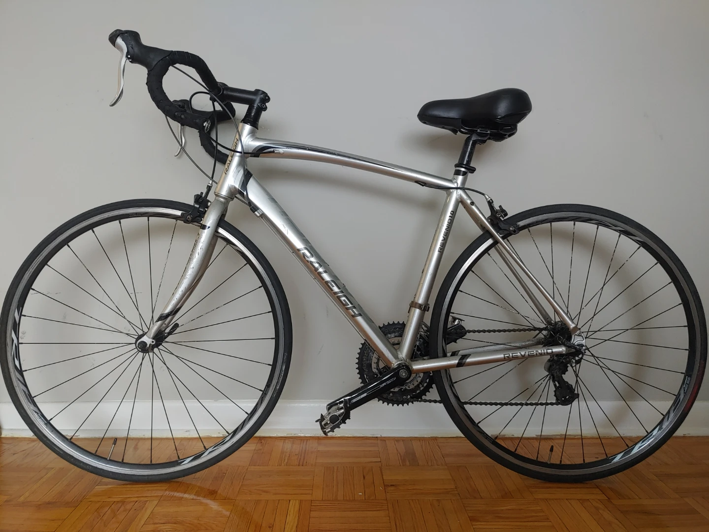 Raleigh Revenio Road Bike - Silver