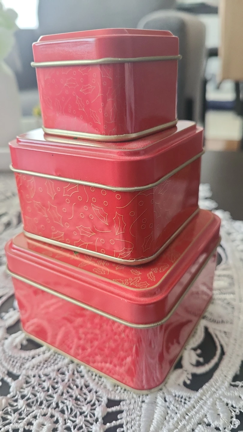 3 Red Poinsettia Tins for $5 - photo 3