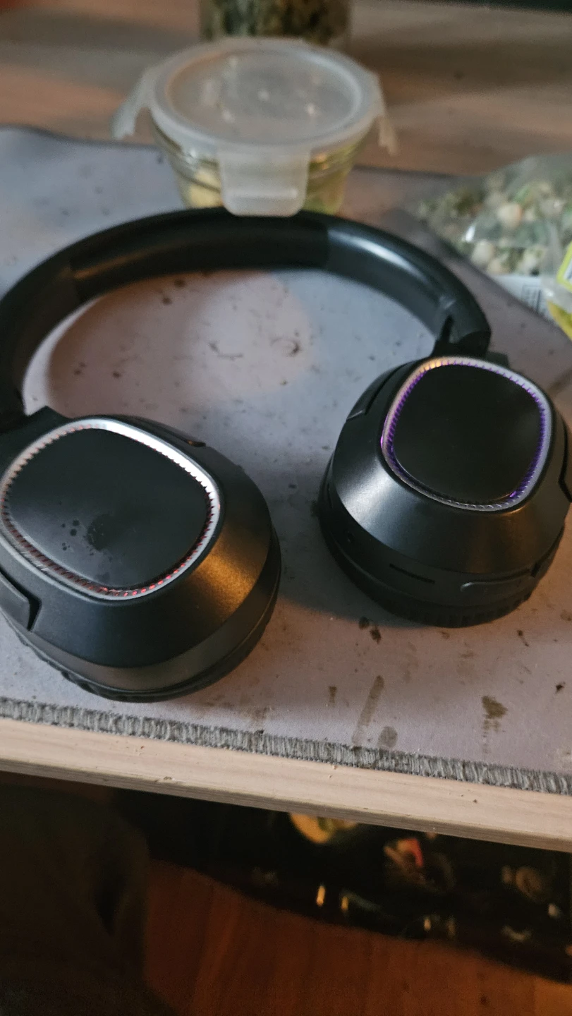 Headphones with SD card