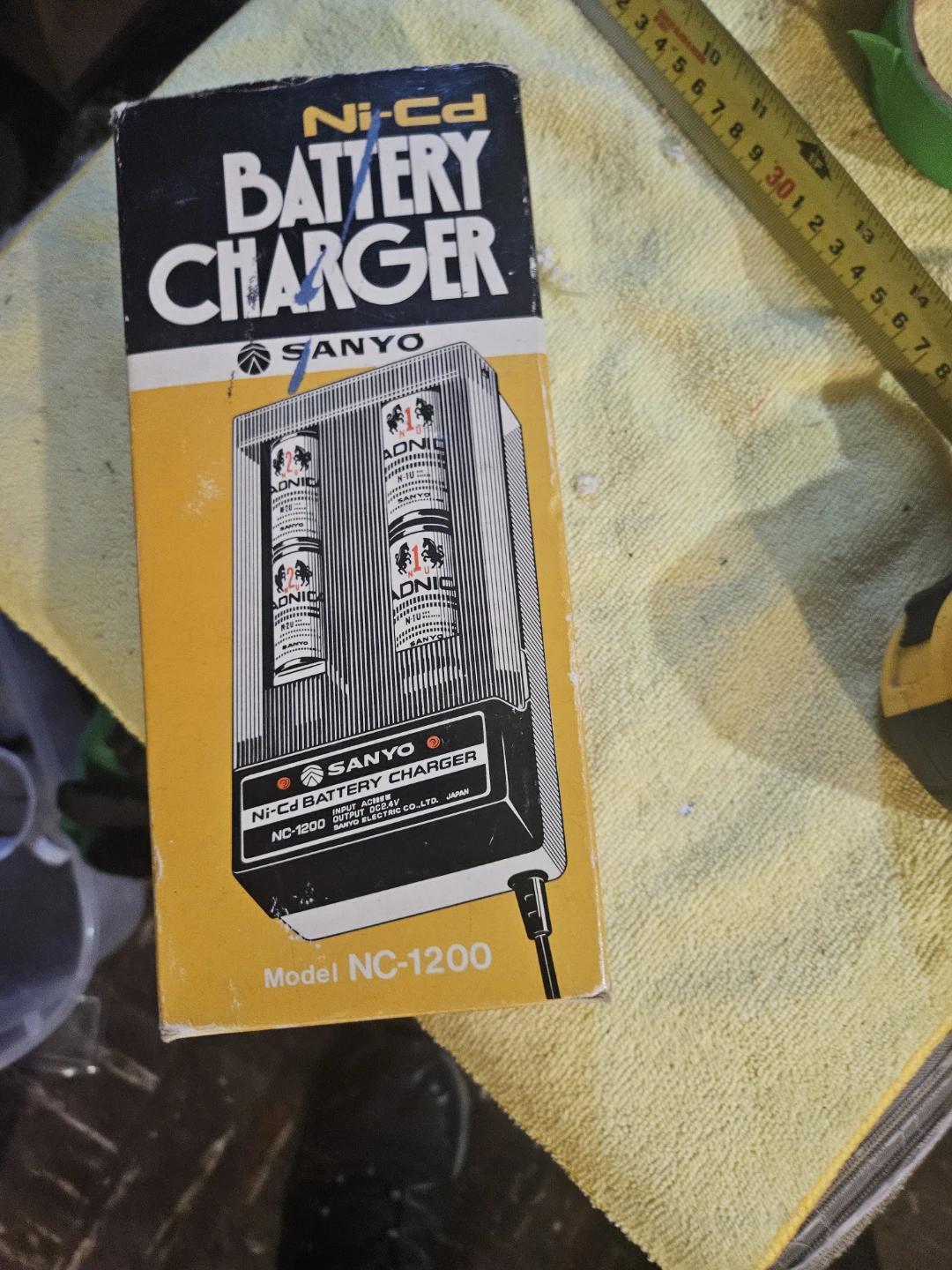 Sanyo Ni-Cd Battery Charger NC-1200 - photo 4